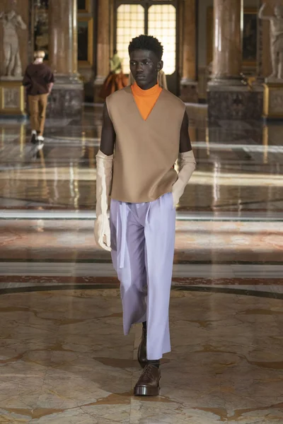 Look 37